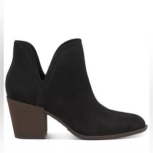 Lucky Brand Beetrix V-Notch Ankle Booties
